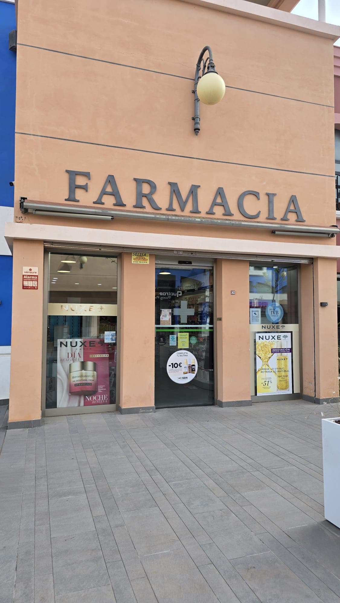 Farmacia Villa Marco - Lda. María Belenguer