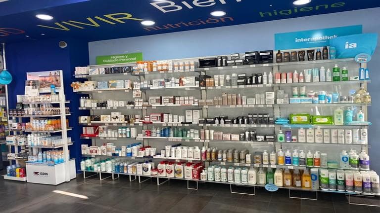 Farmacia Esther Avilés Inglés Y Antonio Saez Almagro — foto 2