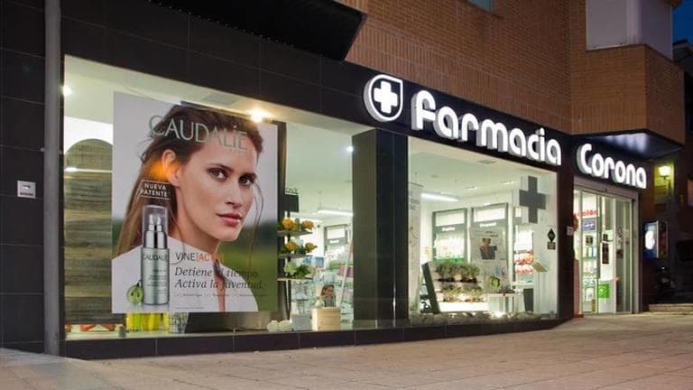 Farmacia Corona Lda. Mª Ángeles García Holgado