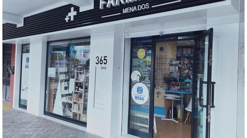 Farmacia Mena Dos  C.B.